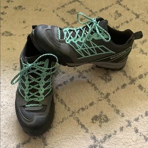Scarpa shoes
